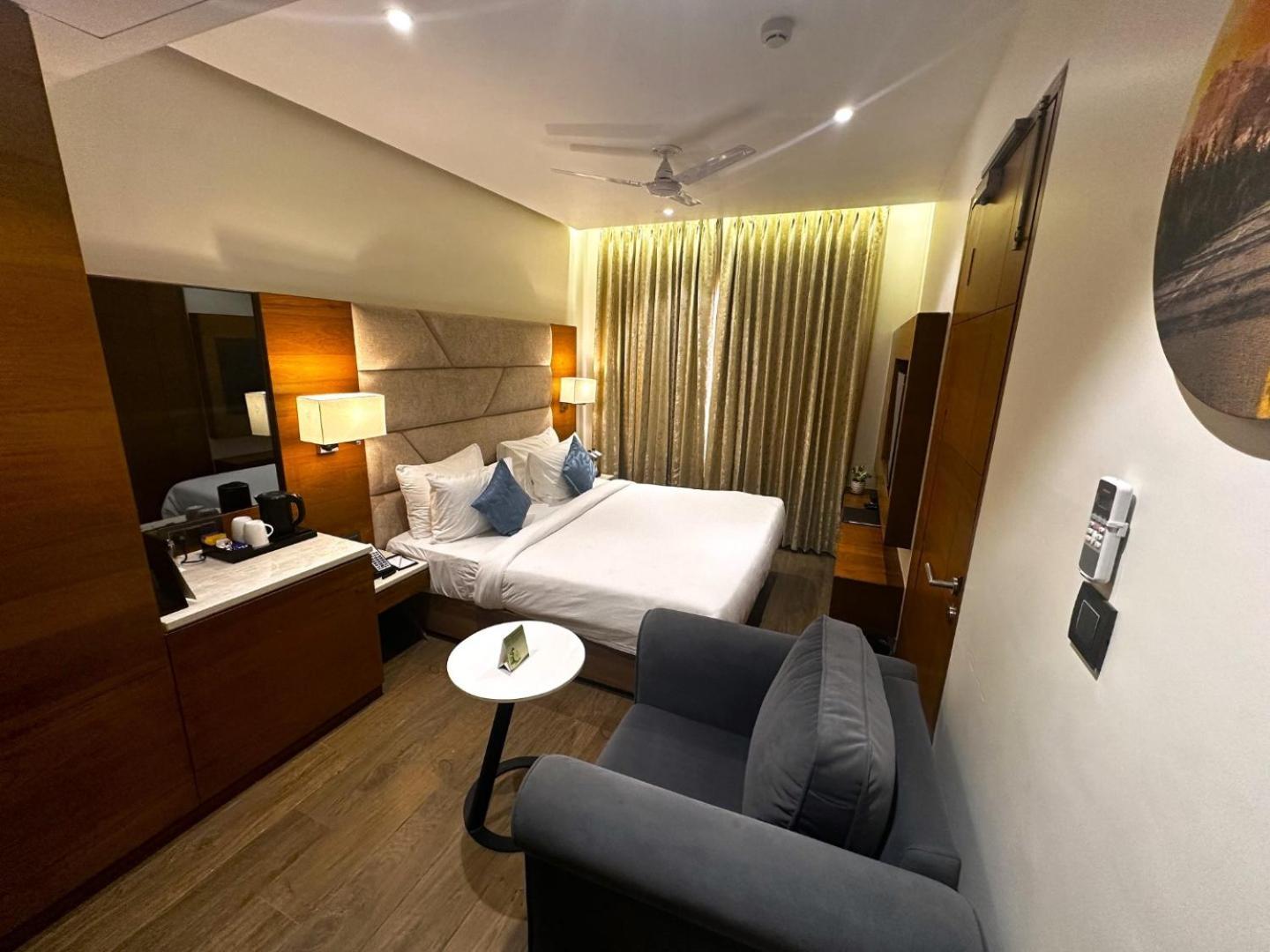 The Glory Suites Near Igi Airport New Delhi Ngoại thất bức ảnh